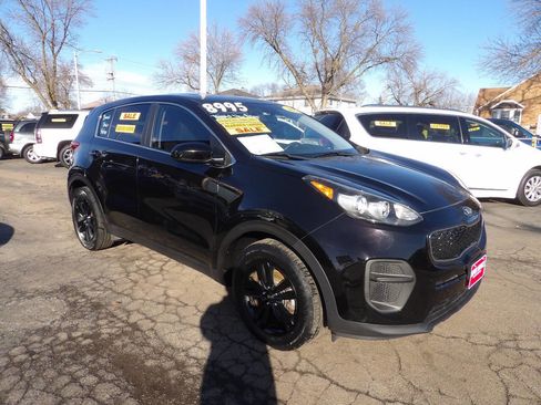 Used 2017 Kia Sportage LX image 3