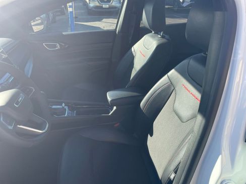 Used 2025 Jeep Compass Trailhawk w/ Trailer Tow Group image 34