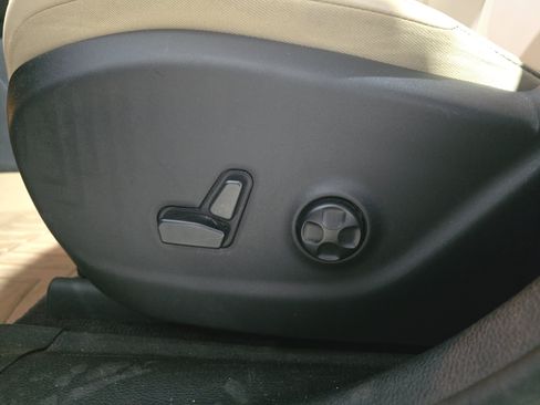 Used 2016 Jeep Cherokee Limited FWD image 26