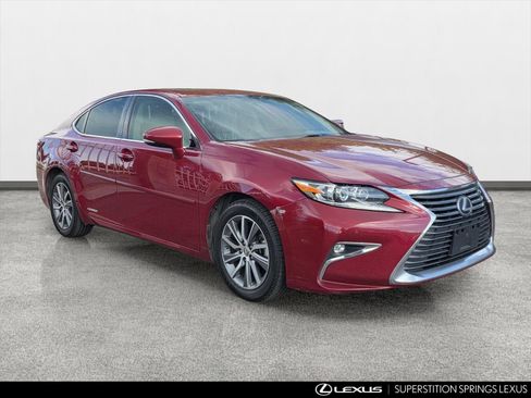 Used 2017 Lexus ES 300h w/ Navigation System Package FWD image 2