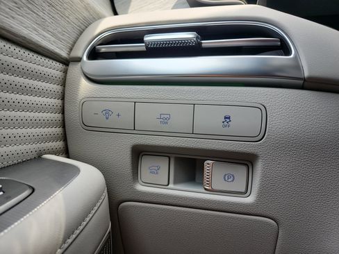 Used 2025 Hyundai Palisade AWD image 30