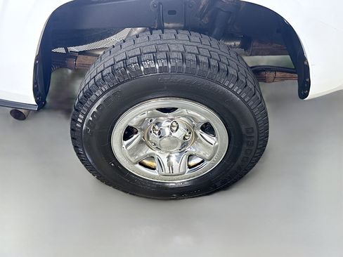 Used 2017 Toyota Tacoma SR image 28