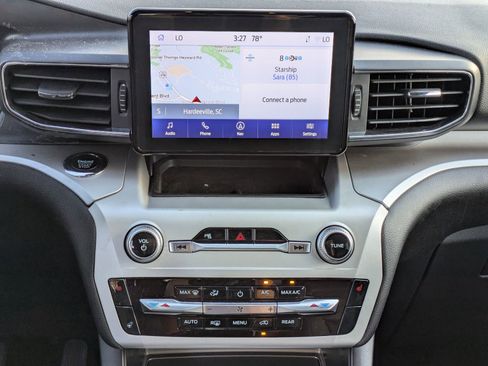 Certified 2023 Ford Explorer XLT w/ Equipment Group 202A image 19