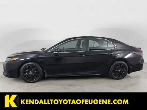 Used 2024 Toyota Camry SE FWD image 8