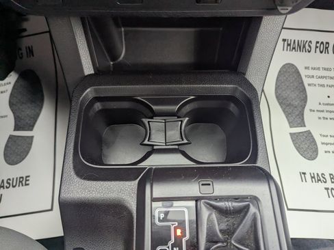 Used 2016 Toyota Tacoma SR image 15