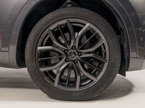 Used 2024 Maserati Levante GT Ultima image 10