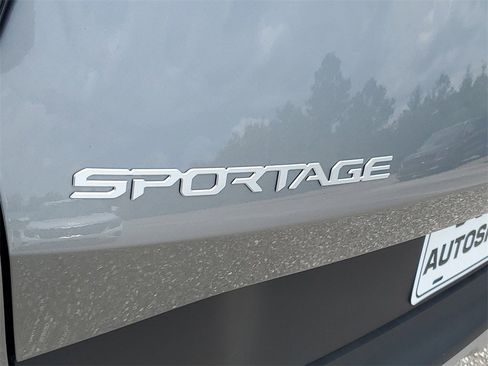 New 2025 Kia Sportage LX image 26