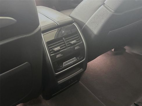 Used 2023 BMW X7 xDrive40i image 38