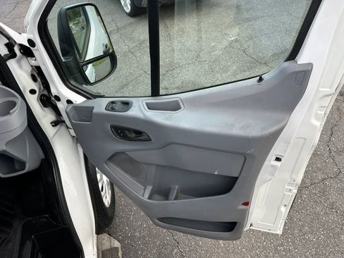 Used 2016 Ford Transit 250 130 Low Roof w/ Exterior Upgrade Package RWD image 28