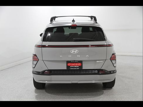 Certified 2024 Hyundai Kona Limited FWD image 21