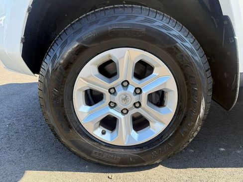 Used 2018 Toyota 4Runner SR5 Premium image 7