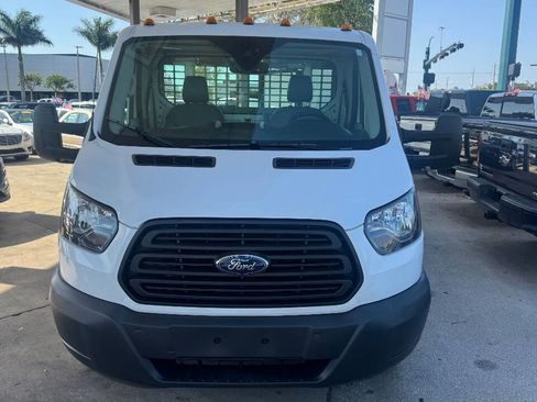 Used 2018 Ford Transit 250 138 RWD image 2