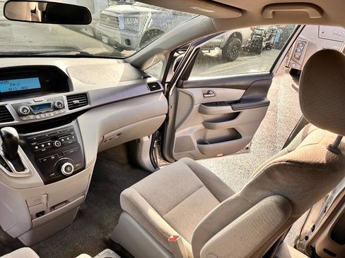 Used 2012 Honda Odyssey LX image 12
