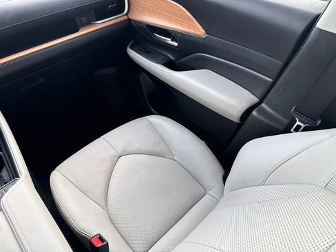 Used 2024 Toyota Grand Highlander Limited image 16