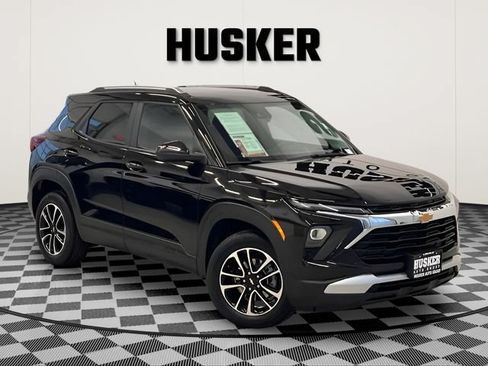 Certified 2025 Chevrolet TrailBlazer LT AWD/4WD image 1