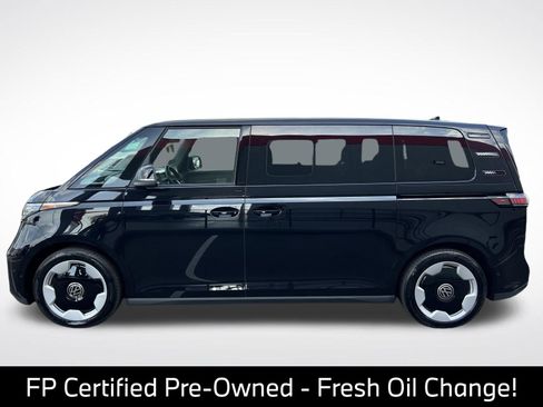 Used 2025 Volkswagen ID. Buzz Pro S RWD image 6