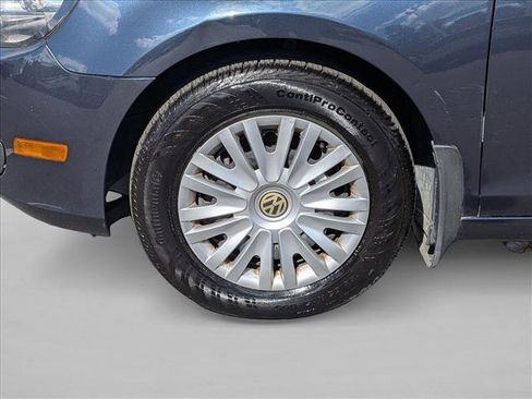 Used 2014 Volkswagen Golf 4-Door image 9