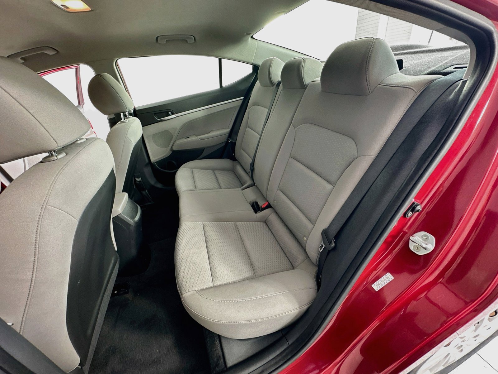 Used 2019 Hyundai Elantra SE FWD image 29