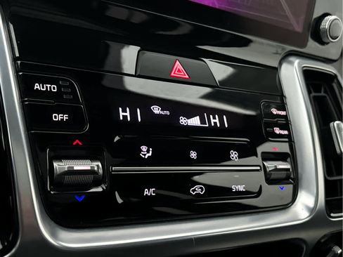 Used 2022 Kia Sorento SX image 17