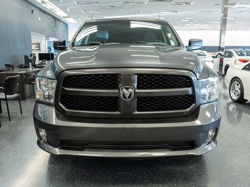Used 2018 RAM 1500 Express RWD image 2