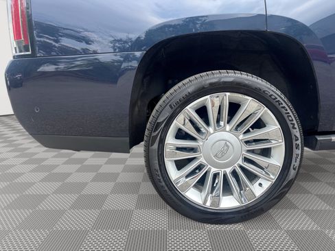 Used 2020 Cadillac Escalade Platinum AWD/4WD image 30
