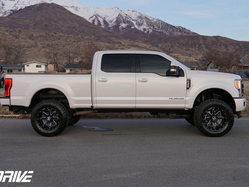 Used 2017 Ford F350 Platinum w/ Platinum Ultimate Package image 12