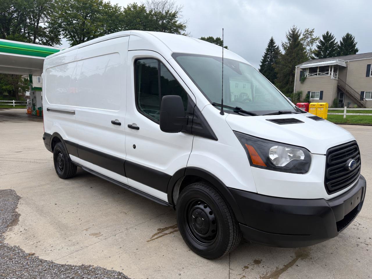 Used 2019 Ford Transit 250 148 Medium Roof RWD image 6
