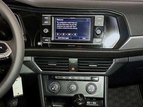 Used 2023 Volkswagen Jetta S image 11