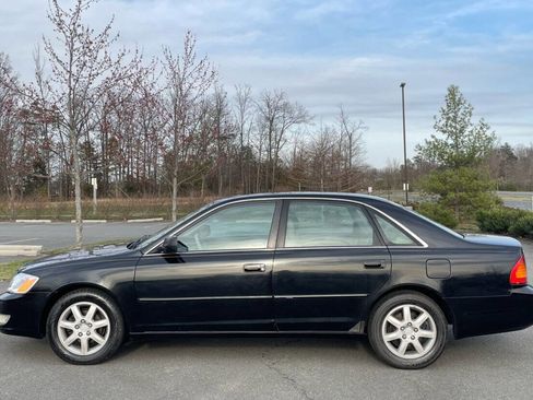 Used 2000 Toyota Avalon XLS image 2