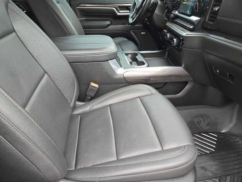 Certified 2025 Chevrolet Silverado 2500 LTZ w/ LTZ Convenience Package image 14