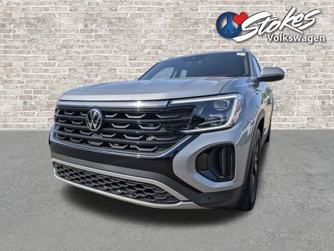 Certified 2025 Volkswagen Atlas Cross Sport SE AWD/4WD image 8