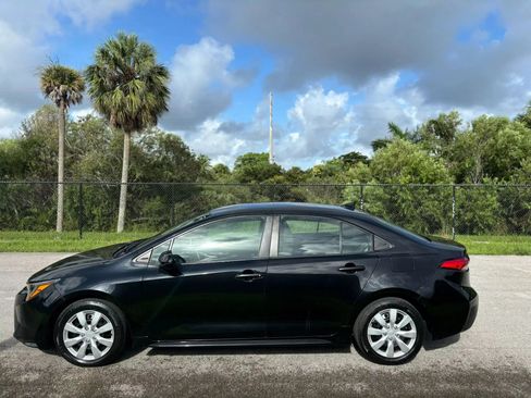 Used 2021 Toyota Corolla LE FWD image 7