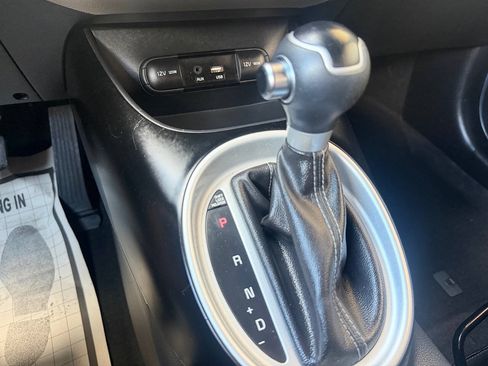 Used 2017 Kia Soul + FWD image 24