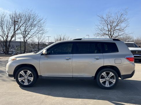 Used 2013 Toyota Highlander Limited image 18
