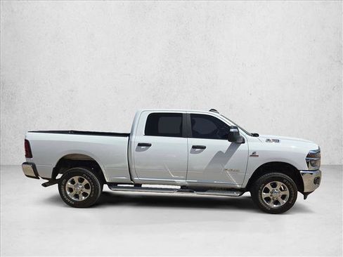 Used 2025 RAM 2500 Big Horn AWD/4WD image 4