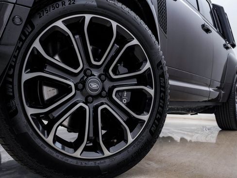 Used 2025 Land Rover Defender 110 image 5