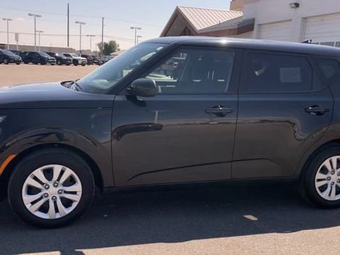 Used 2025 Kia Soul LX FWD image 6