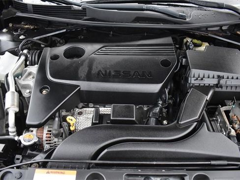 Used 2017 Nissan Altima 2.5 SL w/ Moonroof Package image 34