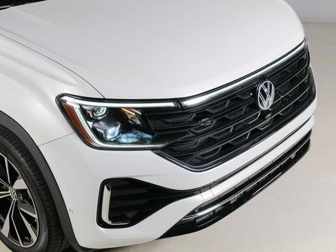 Used 2024 Volkswagen Atlas SEL Premium R-Line AWD/4WD image 32