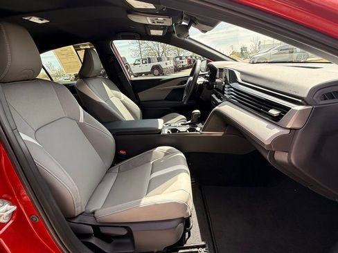 Used 2025 Toyota Camry SE image 40