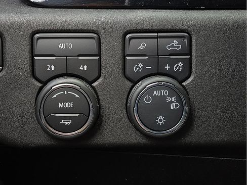 Used 2023 Chevrolet Silverado 1500 LT w/ Convenience Package II AWD/4WD image 17