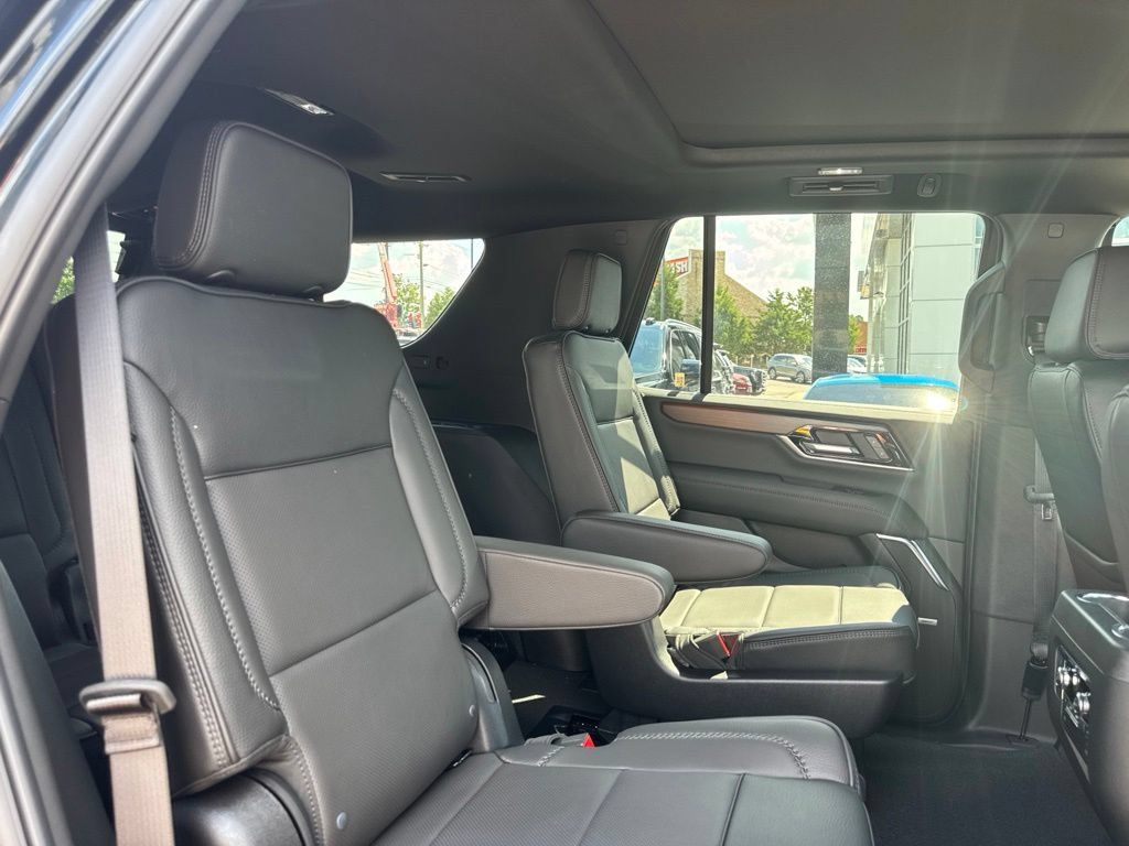New 2026 GMC Yukon Denali w/ Sun & Power Step Package AWD/4WD image 28