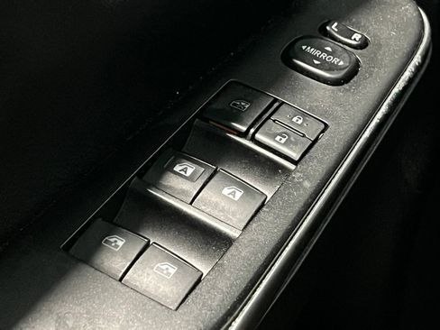 Used 2016 Toyota Camry SE FWD image 30