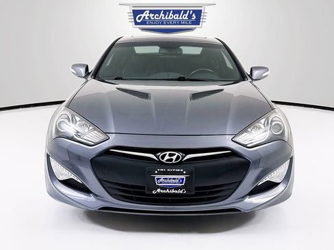 Used 2016 Hyundai Genesis Coupe 3.8 image 2
