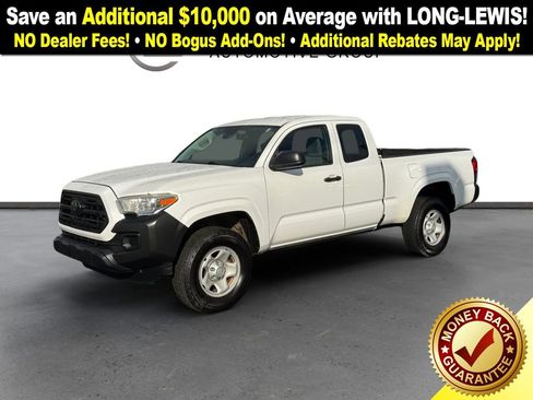Used 2018 Toyota Tacoma SR image 1