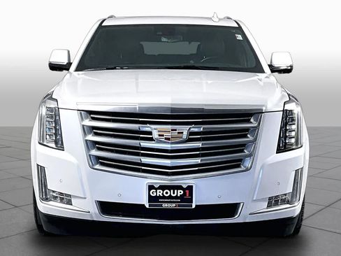 Used 2020 Cadillac Escalade Platinum RWD image 4