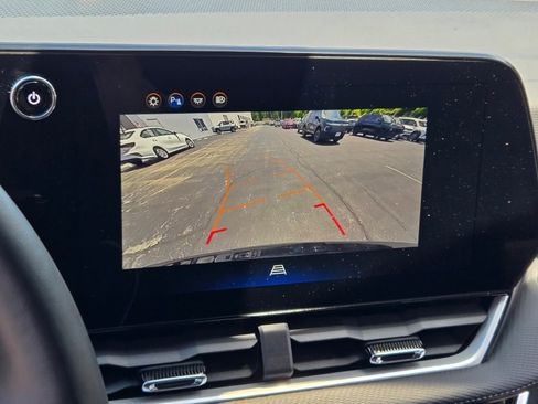 Certified 2025 Chevrolet Equinox LT FWD image 26