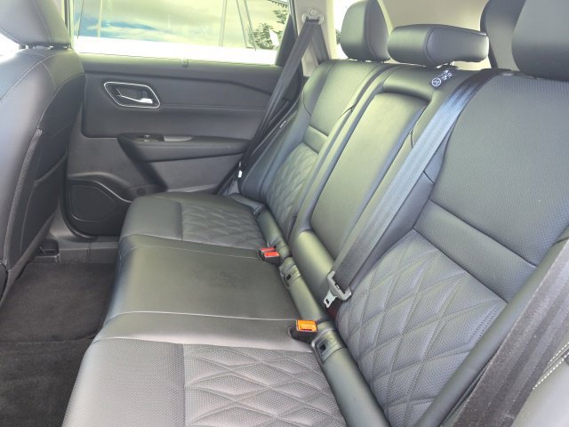 Certified 2026 Nissan Rogue Platinum w/ Platinum Premium Package AWD/4WD image 6