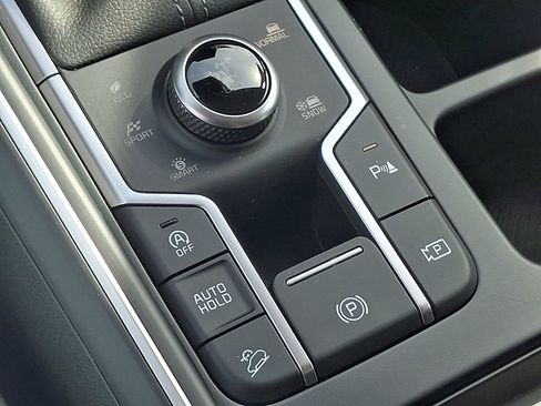 Certified 2025 Kia Sorento S AWD/4WD image 24