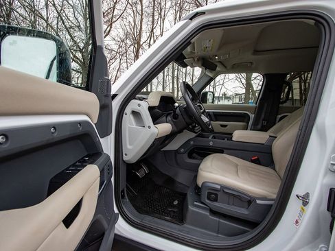 Used 2020 Land Rover Defender 110 S image 7